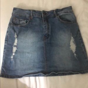 Short jean skirt